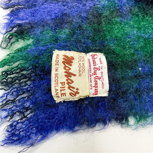 Vintage Hudson’s Bay Company Blue and Green Tartan Mohair Wool Scarf - Picture 5 of 7